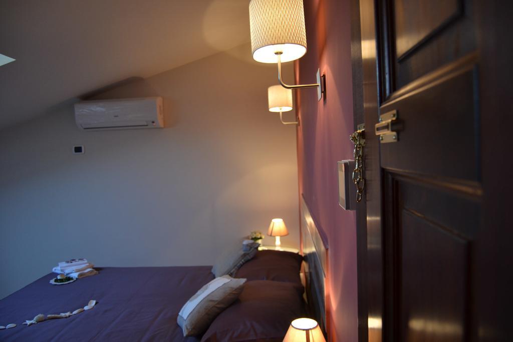 Un Tetto Di Stelle Deluxe Home Salerno Habitación foto