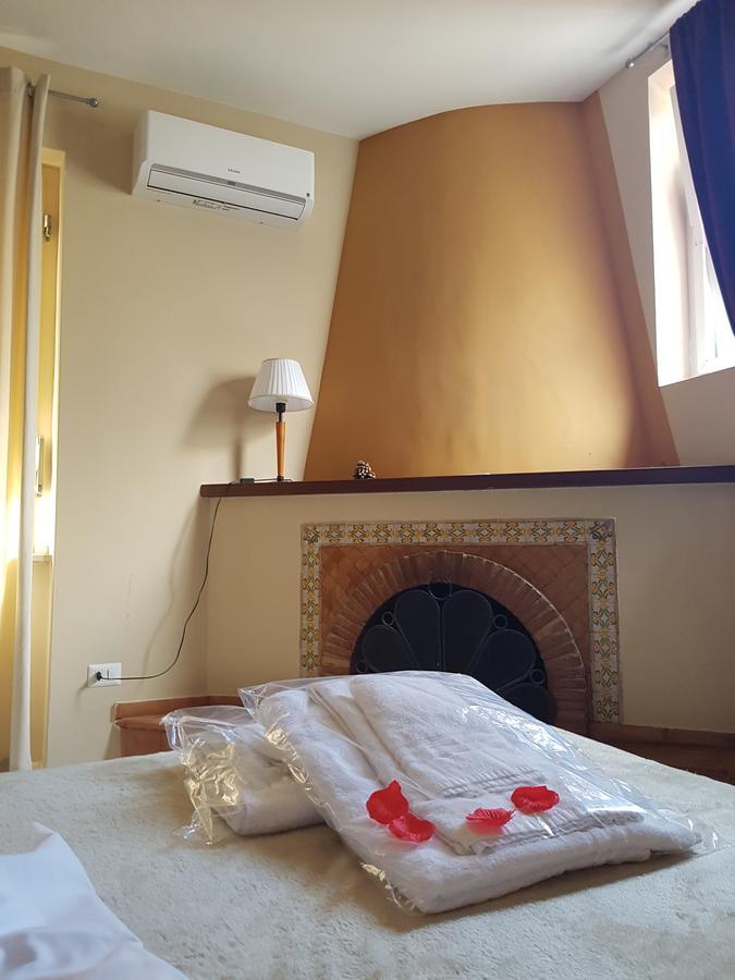 Un Tetto Di Stelle Deluxe Home Salerno Exterior foto